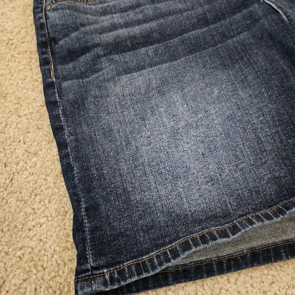 Lauren Conrad Women's Size 16 Sixteen Denim Shorts Distressed - Picture 2 of 12